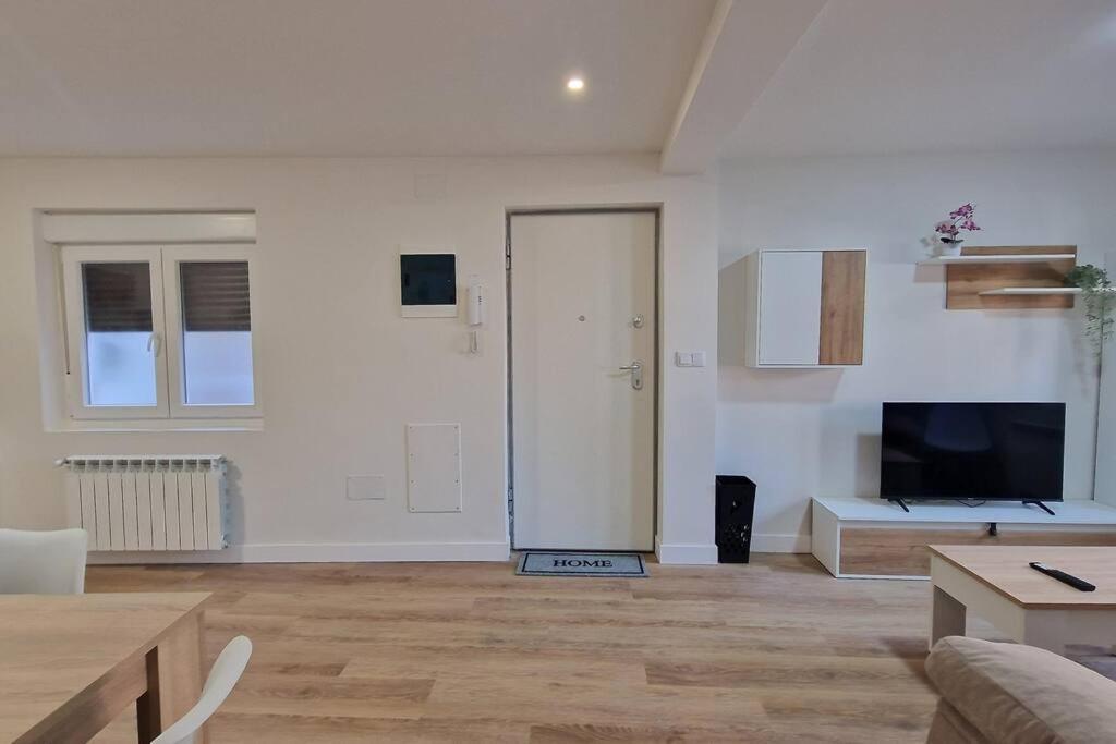 Apartamento Aires De Tineo Овиедо Екстериор снимка